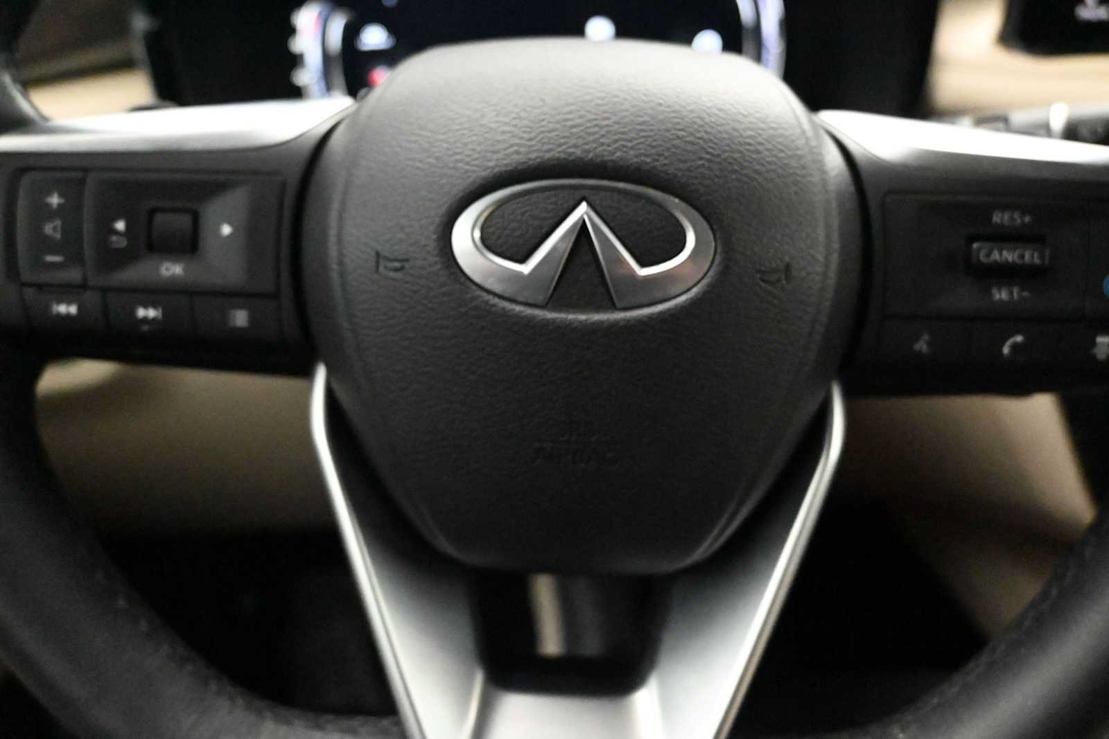 Used 2023 INFINITI QX60 Luxe w/ Cargo Package AWD/4WD image 11