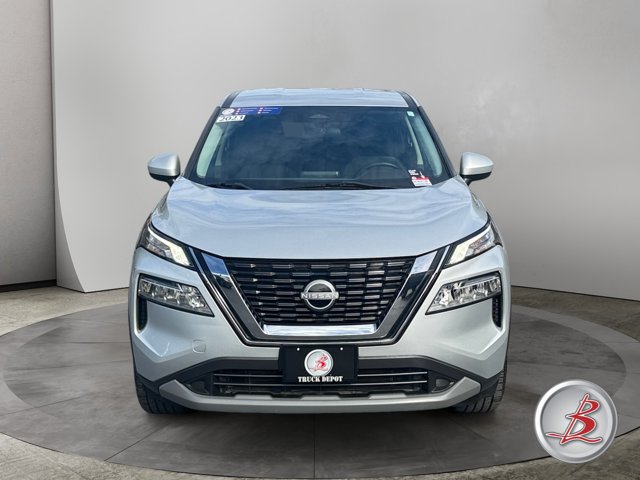 Used 2023 Nissan Rogue SV AWD/4WD image 2