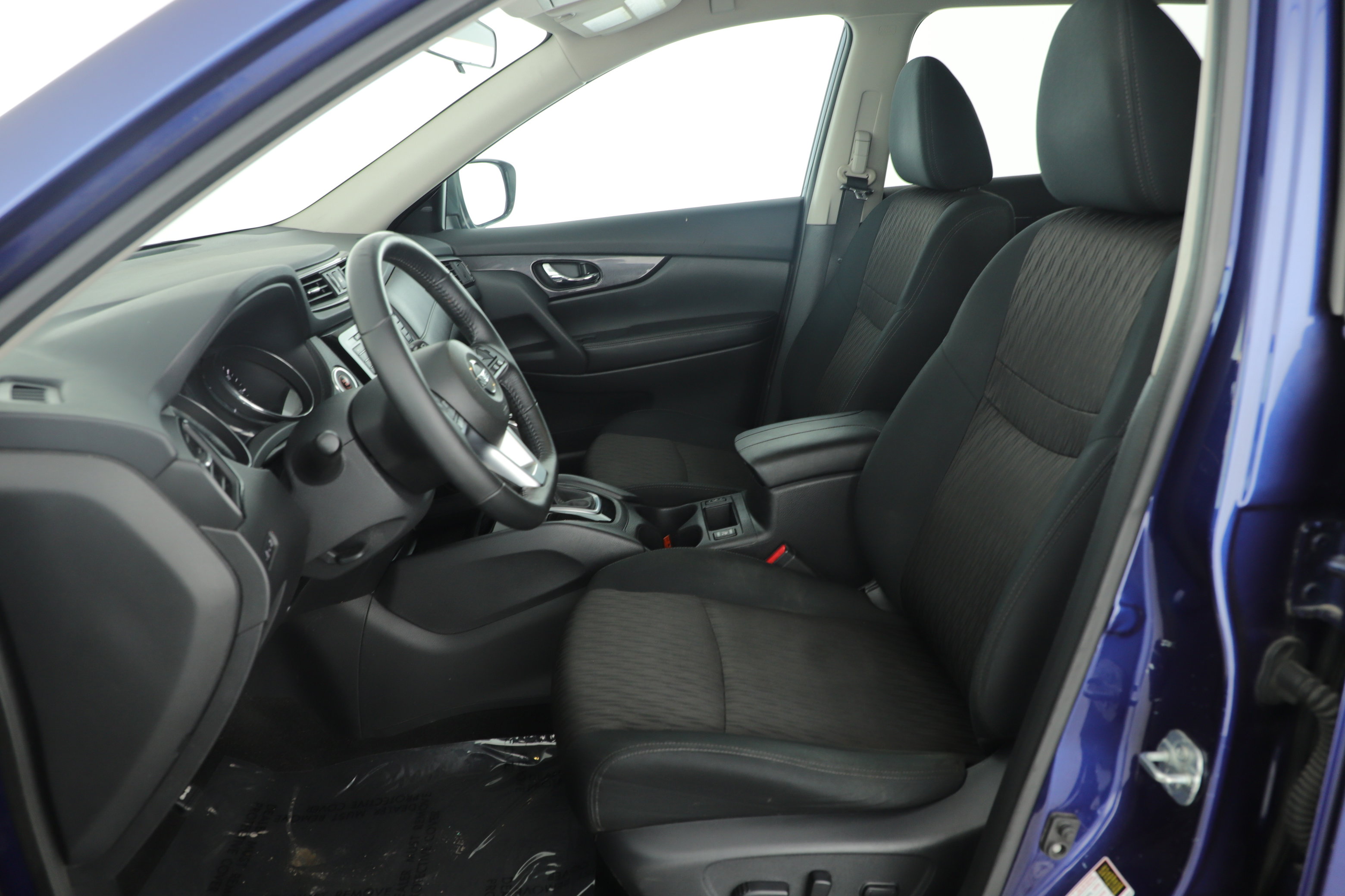 Used 2018 Nissan Rogue SV image 7