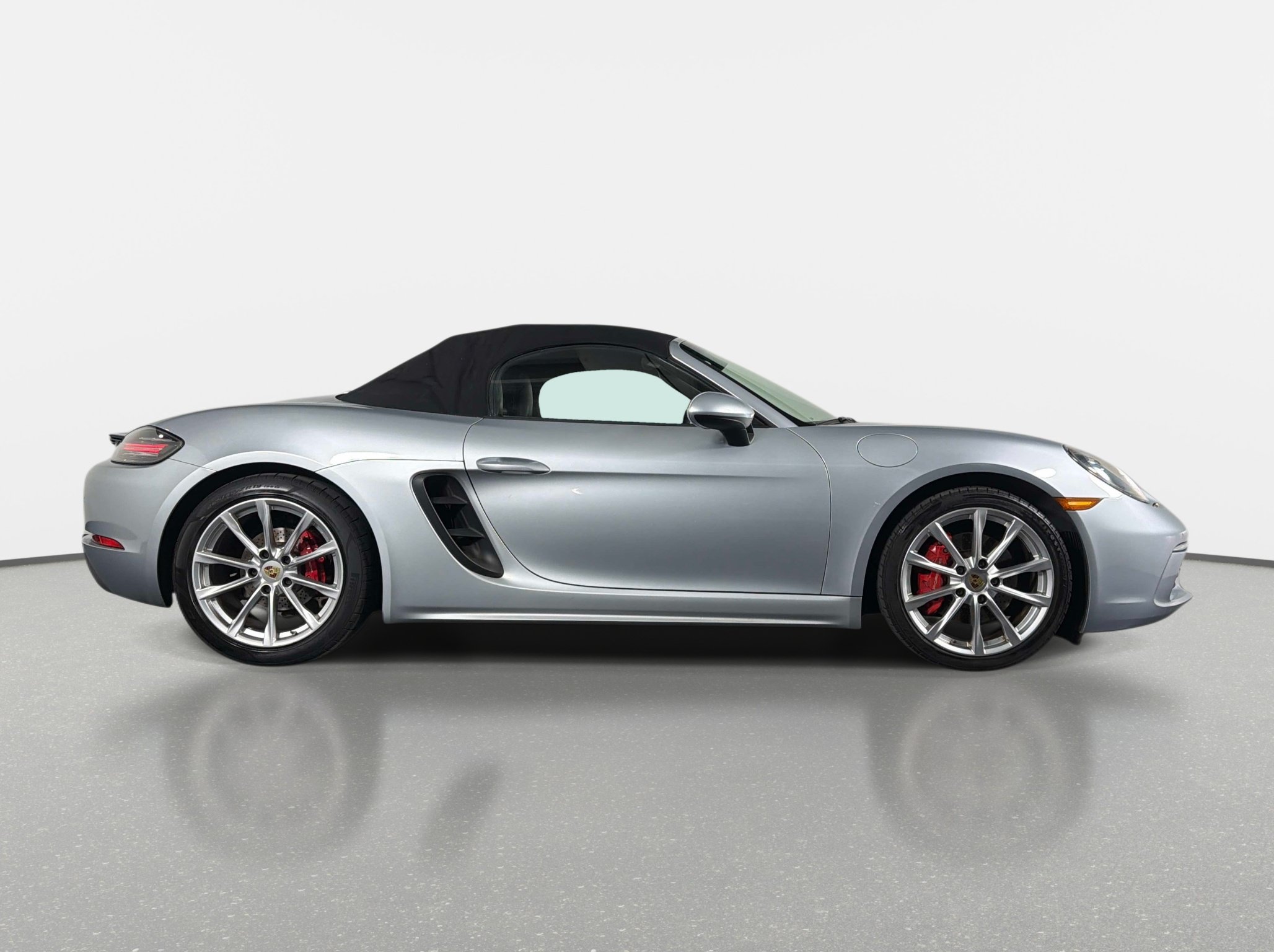 Used 2017 Porsche 718 Boxster S RWD image 2