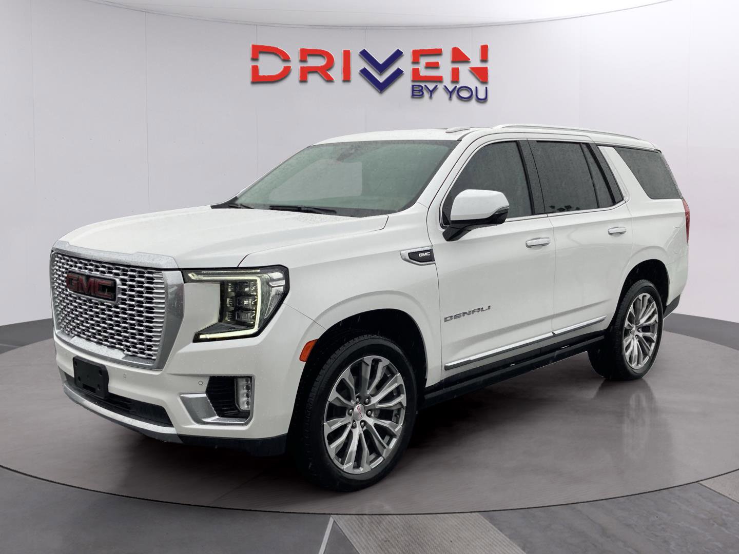 Used 2021 GMC Yukon Denali w/ Denali Premium Package image 2
