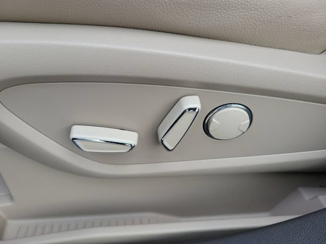 Certified 2023 Lincoln Nautilus FWD w/ Premium Package image 13