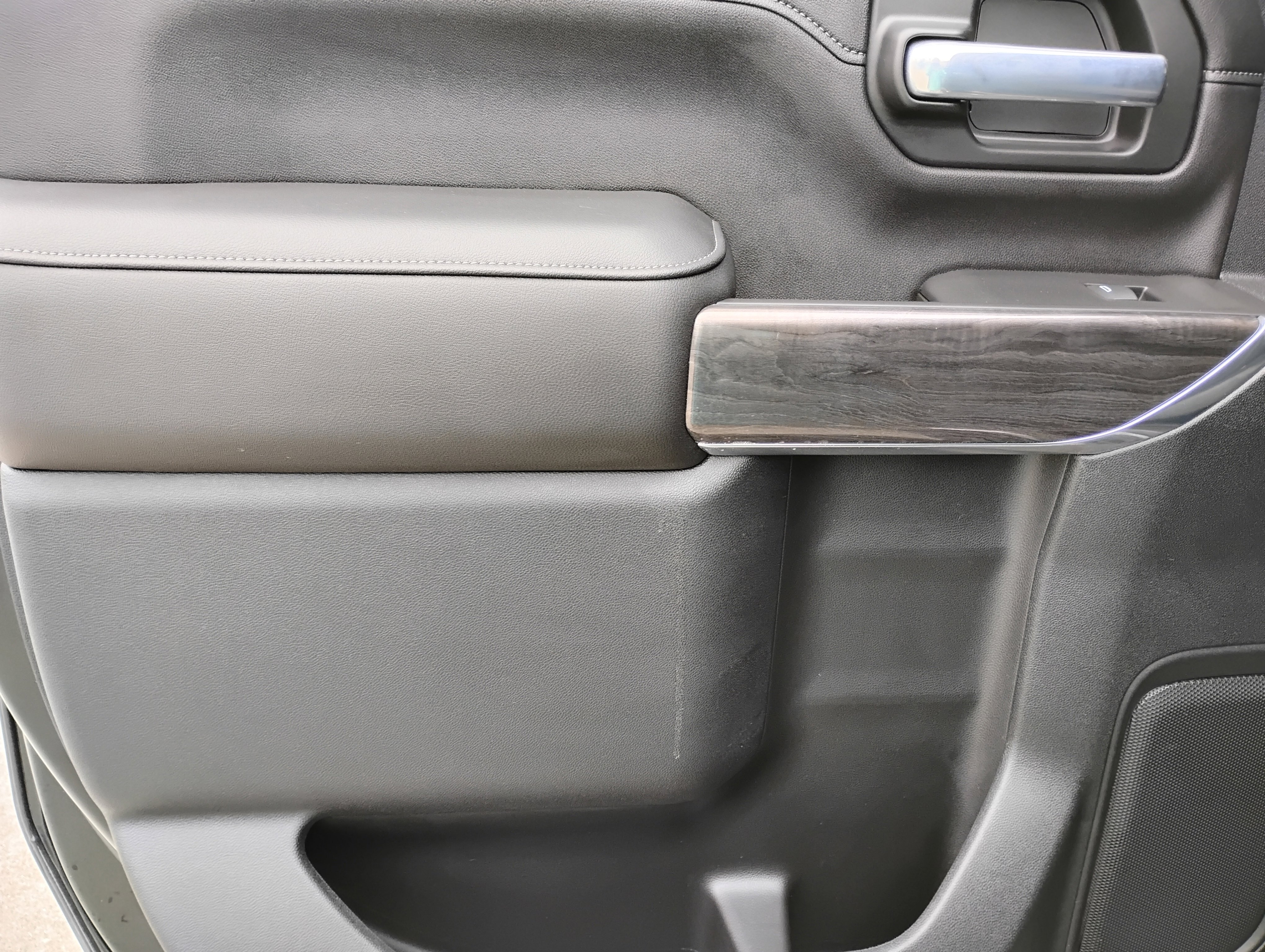 Used 2021 Chevrolet Silverado 3500 LTZ w/ LTZ Plus Package image 15