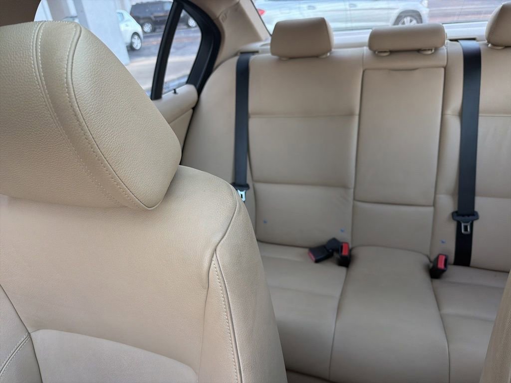 Used 2006 BMW 325i Sedan image 24