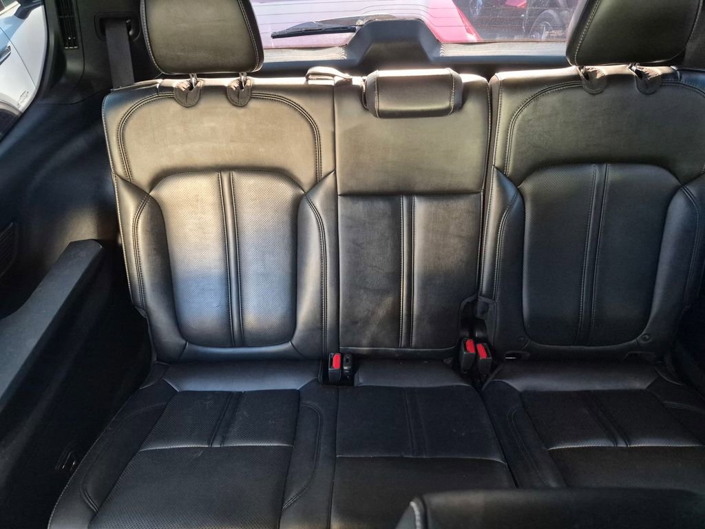 Used 2022 Jeep Wagoneer Series III AWD/4WD image 9