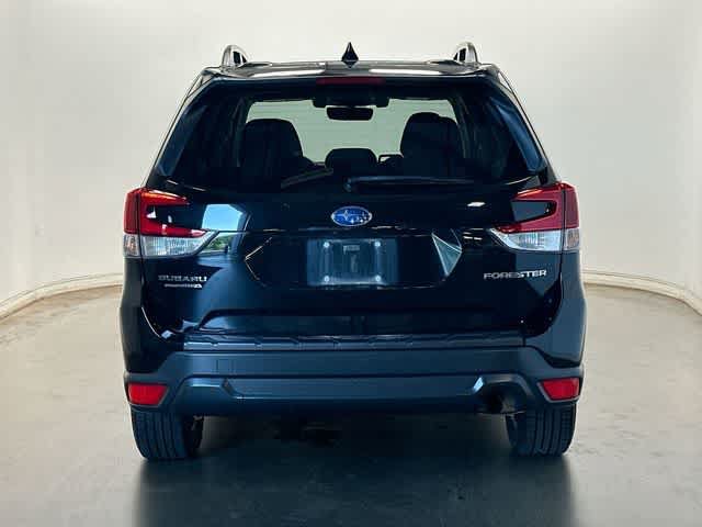 Used 2020 Subaru Forester Premium AWD/4WD image 4