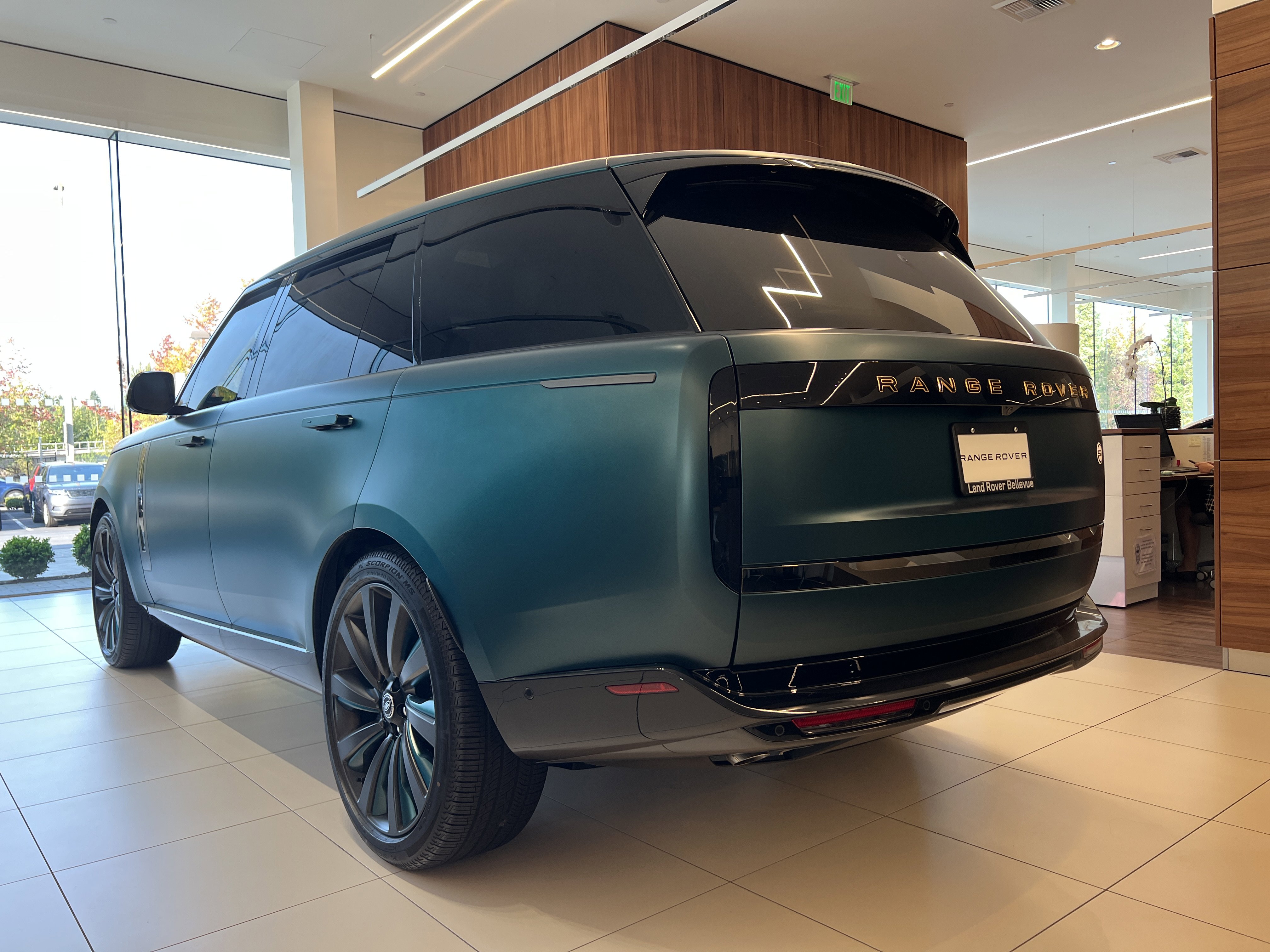 New 2025 Land Rover Range Rover SV AWD/4WD image 5