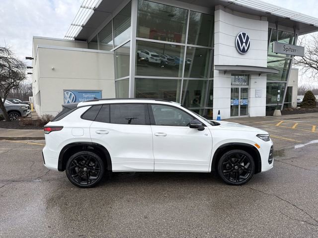 New 2026 Volkswagen Tiguan SE R-Line FWD image 10