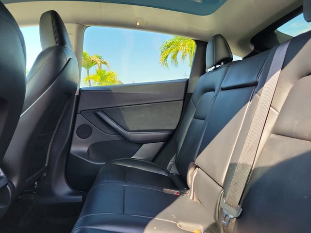 Used 2022 Tesla Model Y Long Range image 9