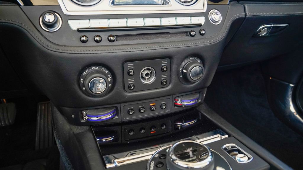 Used 2016 Rolls-Royce Dawn image 63