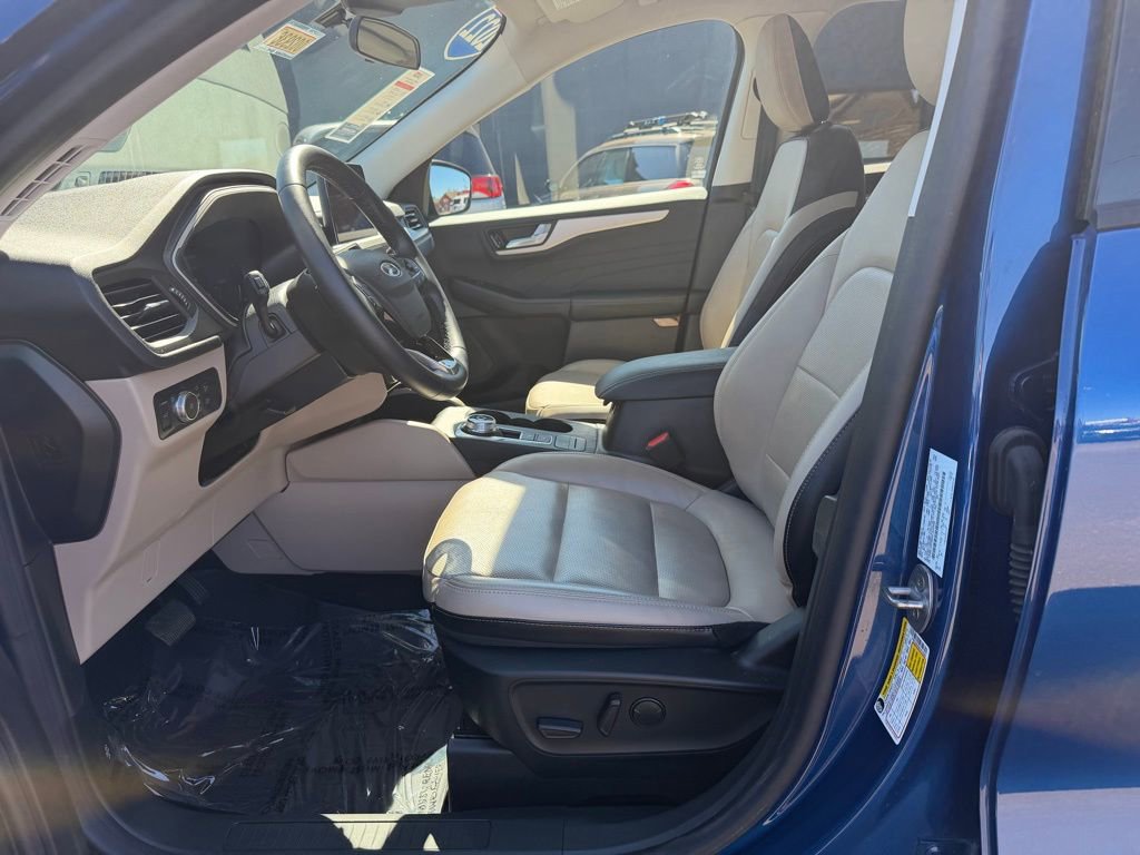 Used 2022 Ford Escape SEL w/ Technology Package AWD/4WD image 13