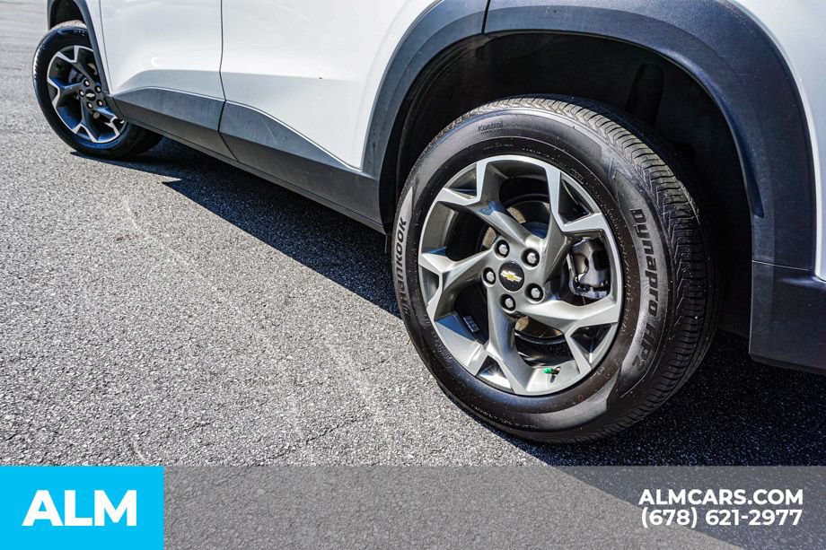 Used 2025 Chevrolet Trax LT FWD image 15