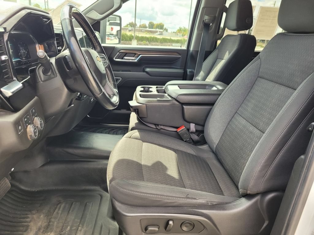 Used 2024 Chevrolet Silverado 2500 LT w/ Convenience Package AWD/4WD image 14