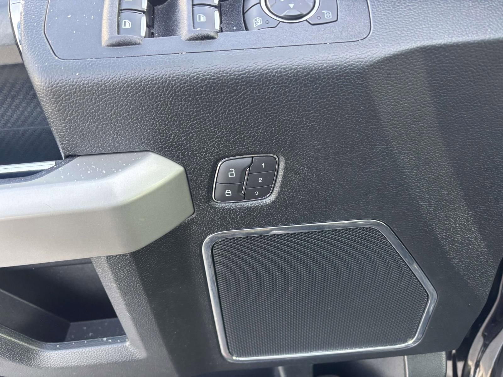 Used 2018 Ford F150 Lariat w/ Equipment Group 502A Luxury image 15