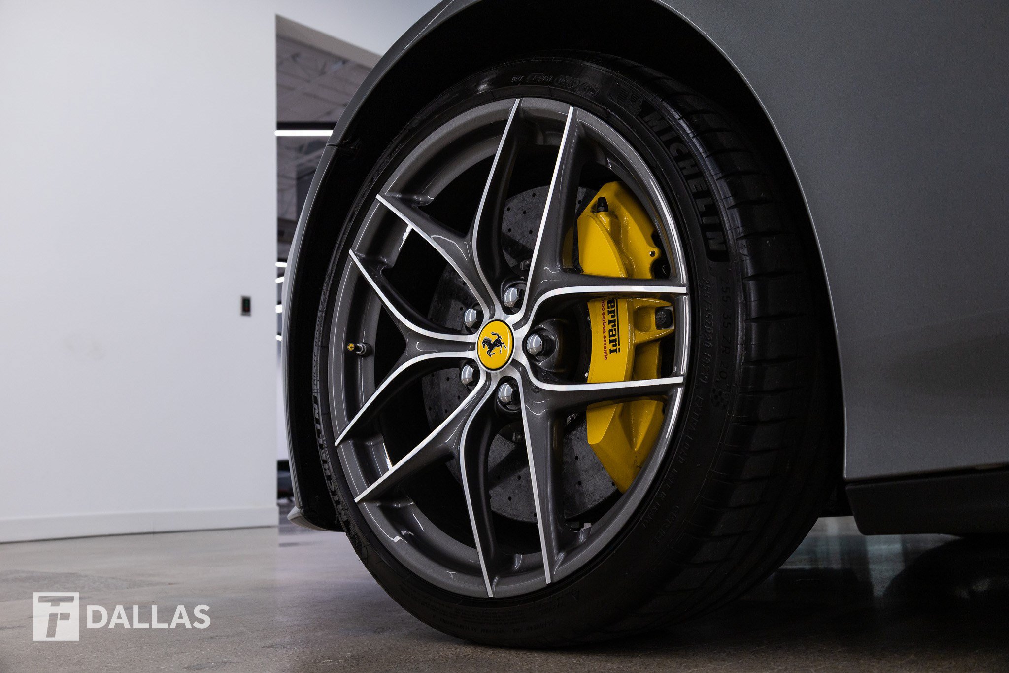 Used 2015 Ferrari F12 Berlinetta RWD image 16