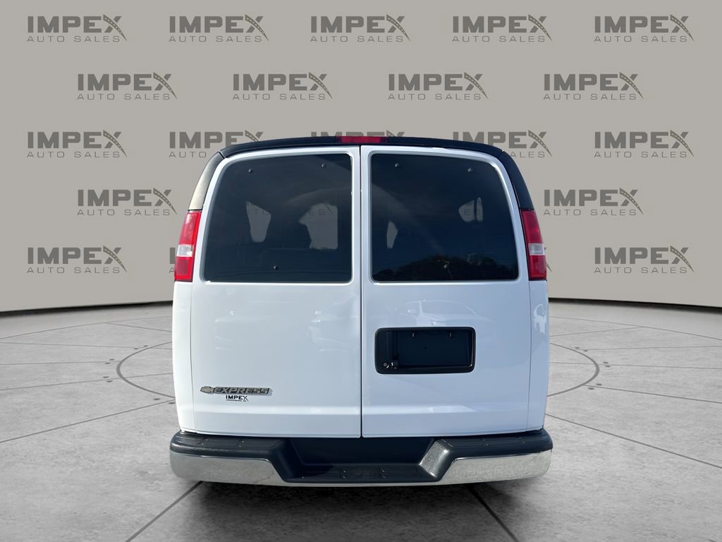 Used 2020 Chevrolet Express 3500 LT w/ LT Preferred Equipment Group image 4