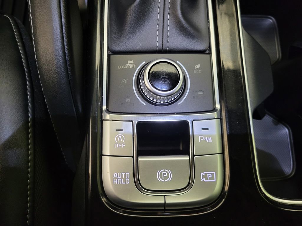 Used 2024 Kia Telluride SX Prestige w/ Towing Package image 9