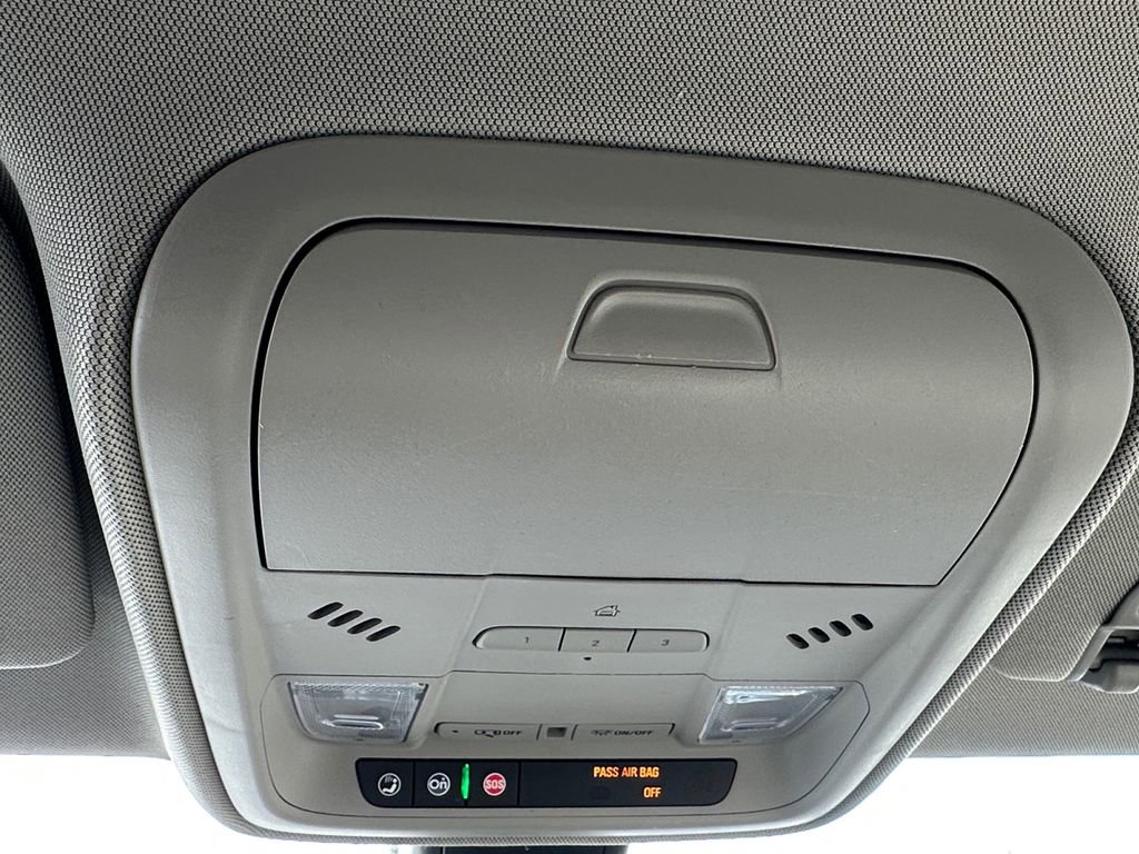 Used 2019 Cadillac XT4 Luxury w/ Cold Weather Package image 18