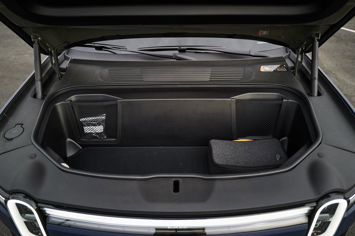 Used 2026 Rivian R1S Premium image 15