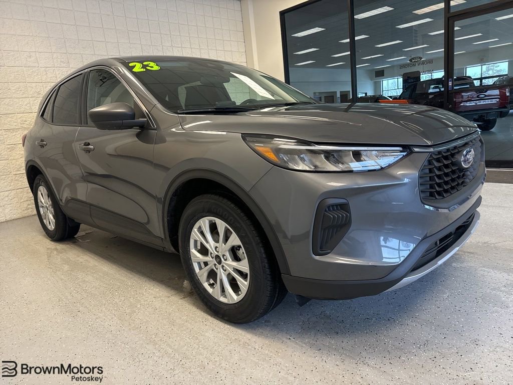 Used 2023 Ford Escape Active image 1