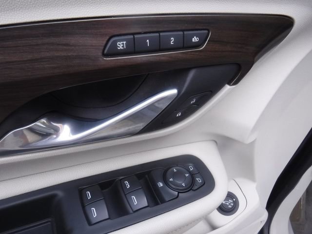 Used 2018 GMC Terrain Denali w/ Comfort Package AWD/4WD image 17