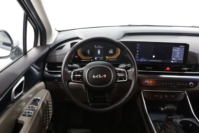 Used 2025 Kia Carnival image 13