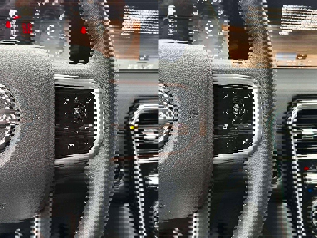 New 2025 Nissan Armada SL w/ Captain's Chari Seat Package image 24