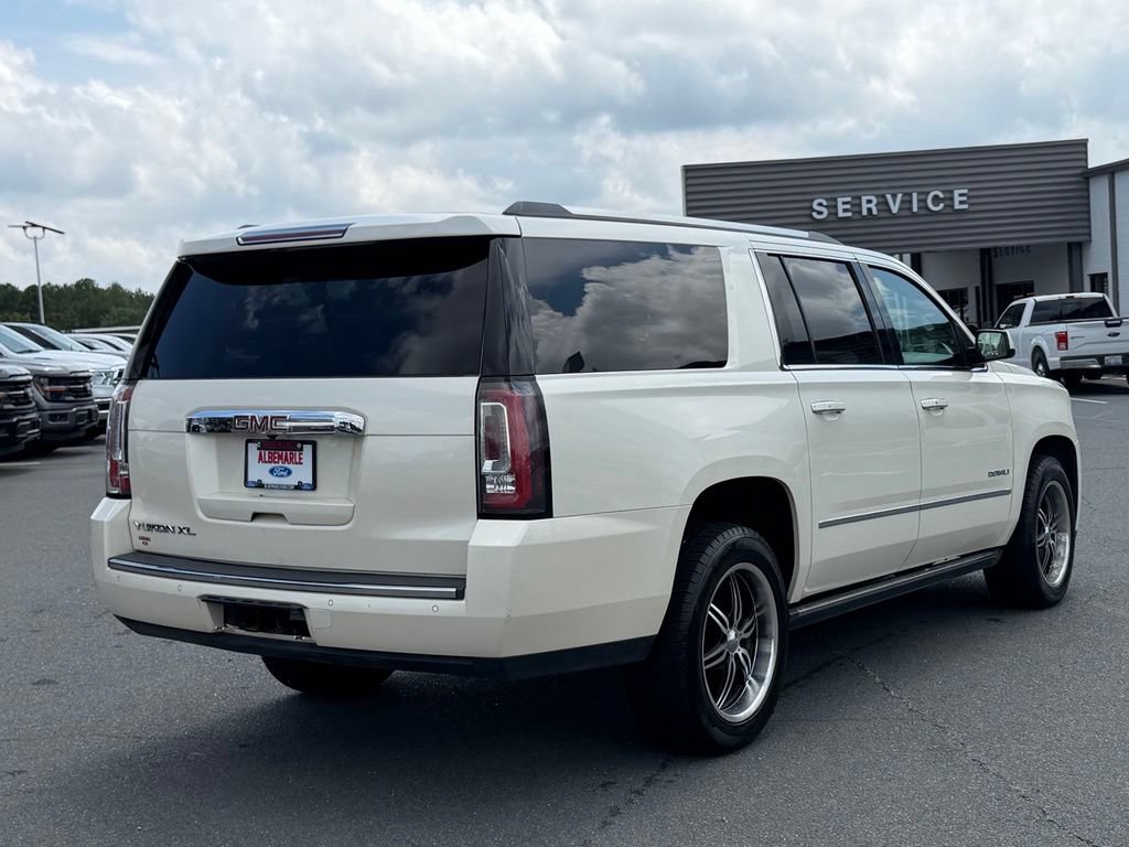 Used 2015 GMC Yukon XL Denali w/ Premium Package AWD/4WD image 3