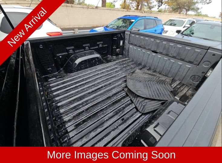 Used 2025 Chevrolet Silverado 1500 LT w/ LPO, Dark Essentials Package RWD image 7