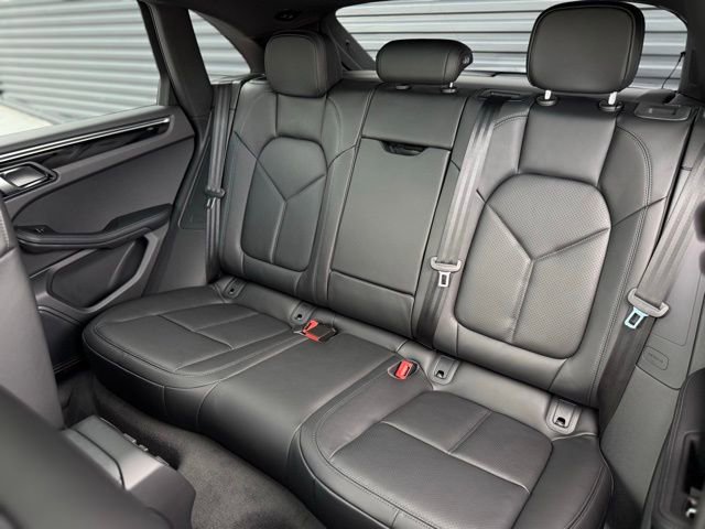 New 2026 Porsche Macan image 25