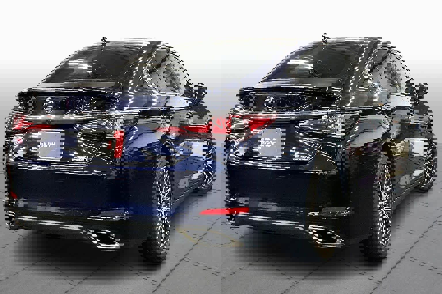 Used 2024 Lexus ES 350 w/ Premium Package image 13