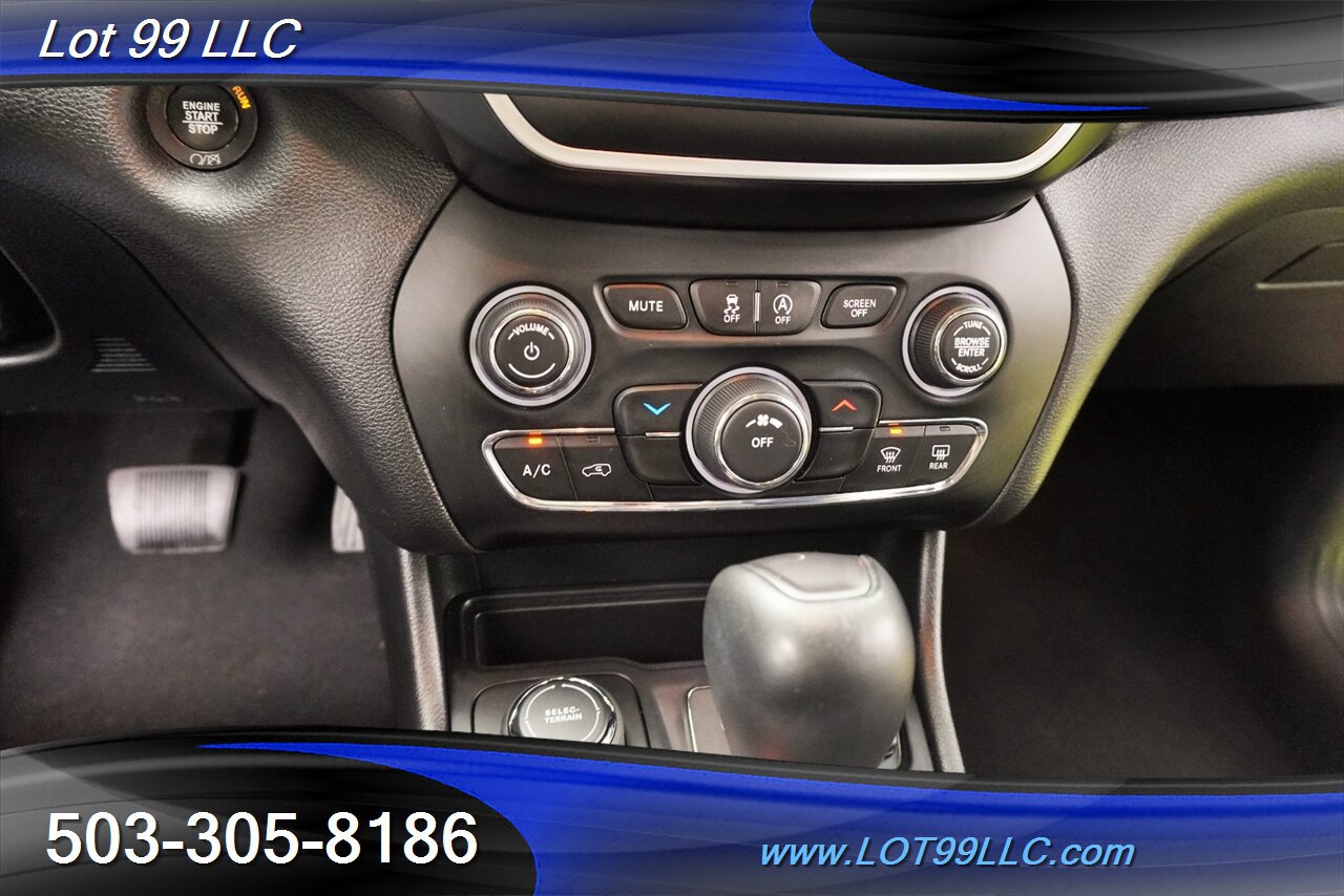 Used 2019 Jeep Cherokee Latitude Plus w/ Cold Weather Group AWD/4WD image 22