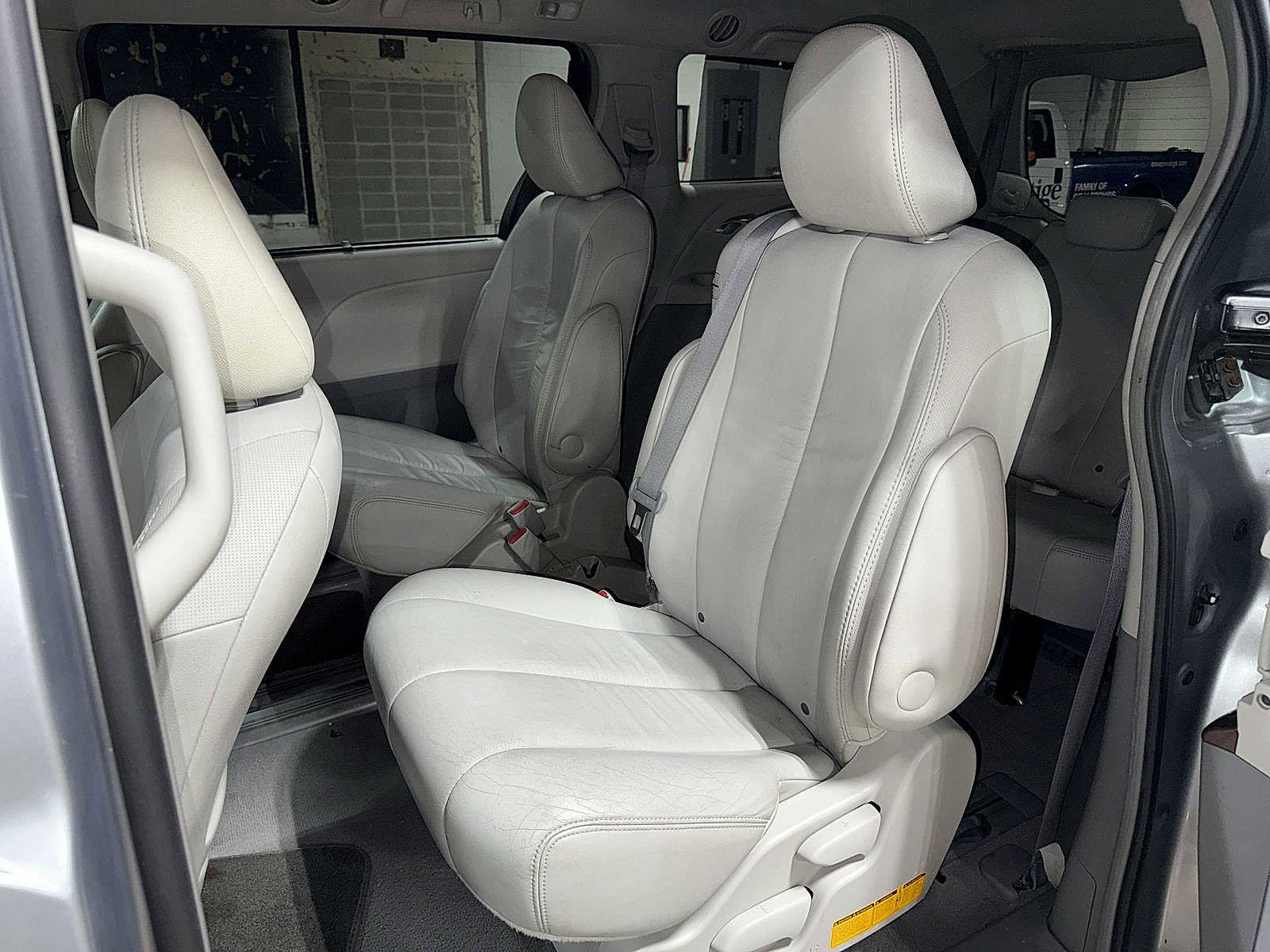 Used 2011 Toyota Sienna XLE image 16