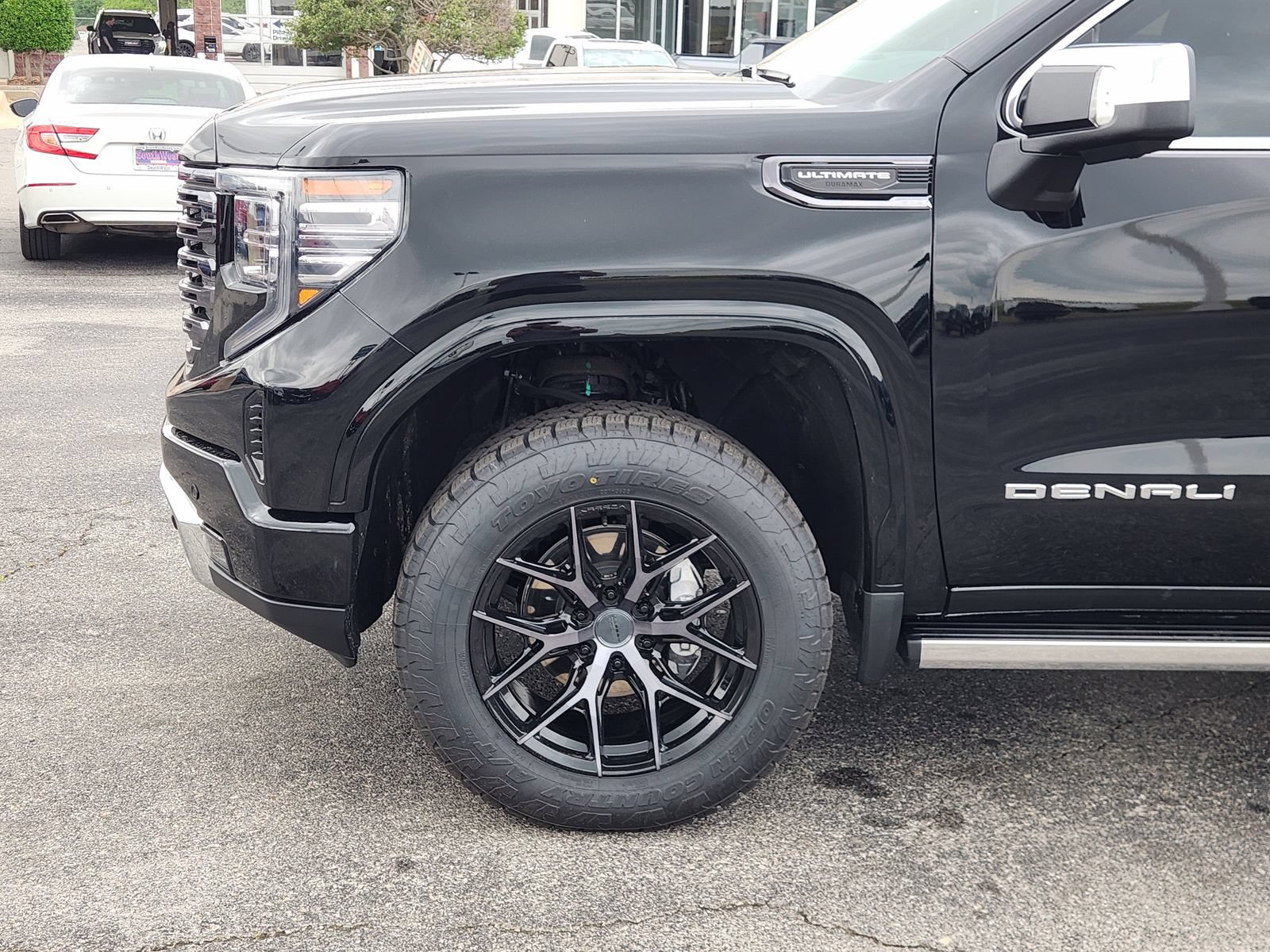 Used 2025 GMC Sierra 1500 Denali Ultimate AWD/4WD image 9