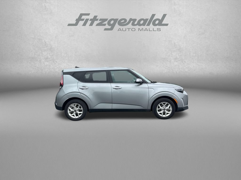Used 2024 Kia Soul LX w/ Option Group 015 FWD image 8