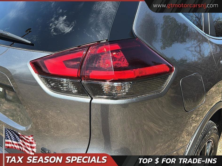 Used 2018 Nissan Rogue SV image 13