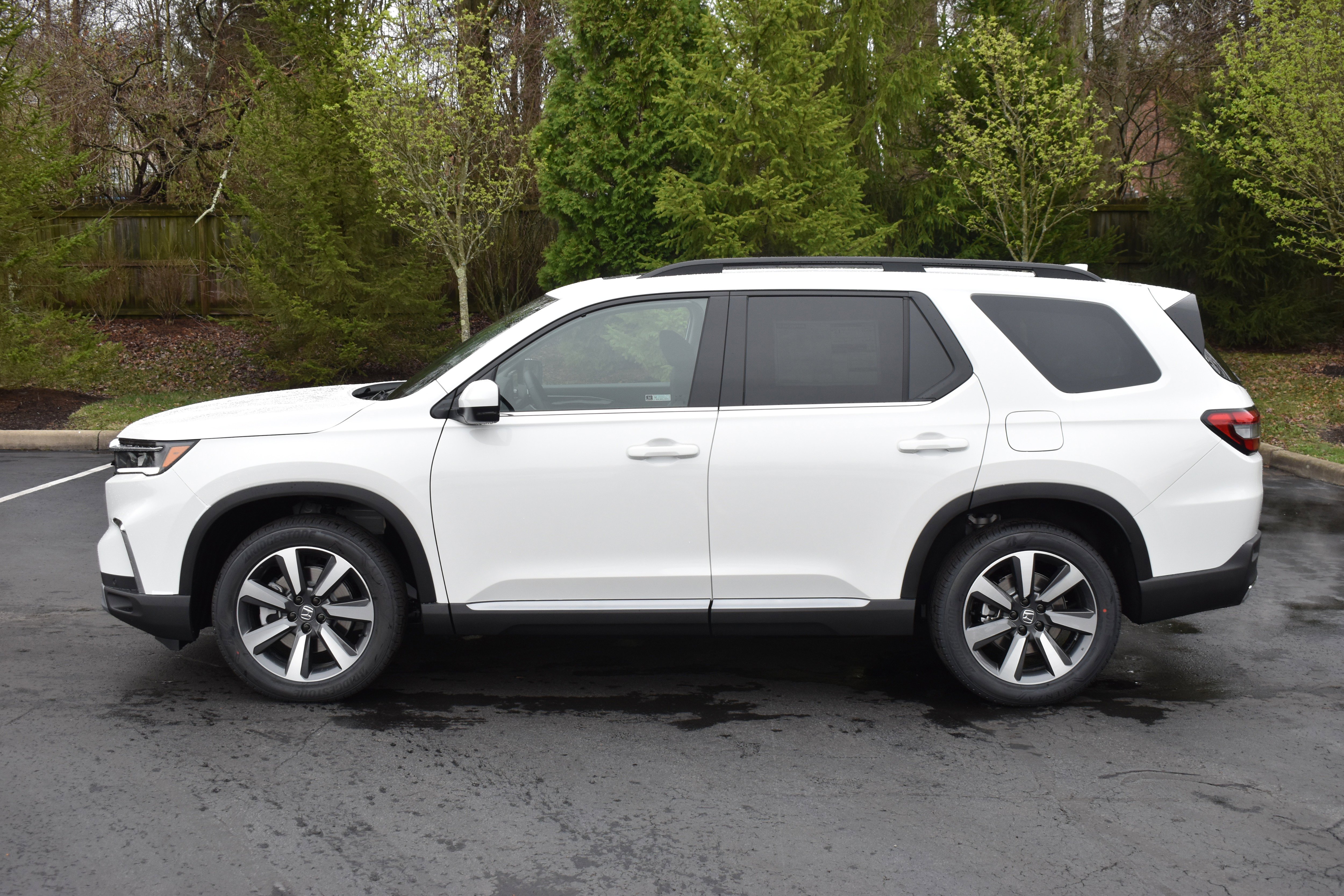 New 2025 Honda Pilot Touring image 14