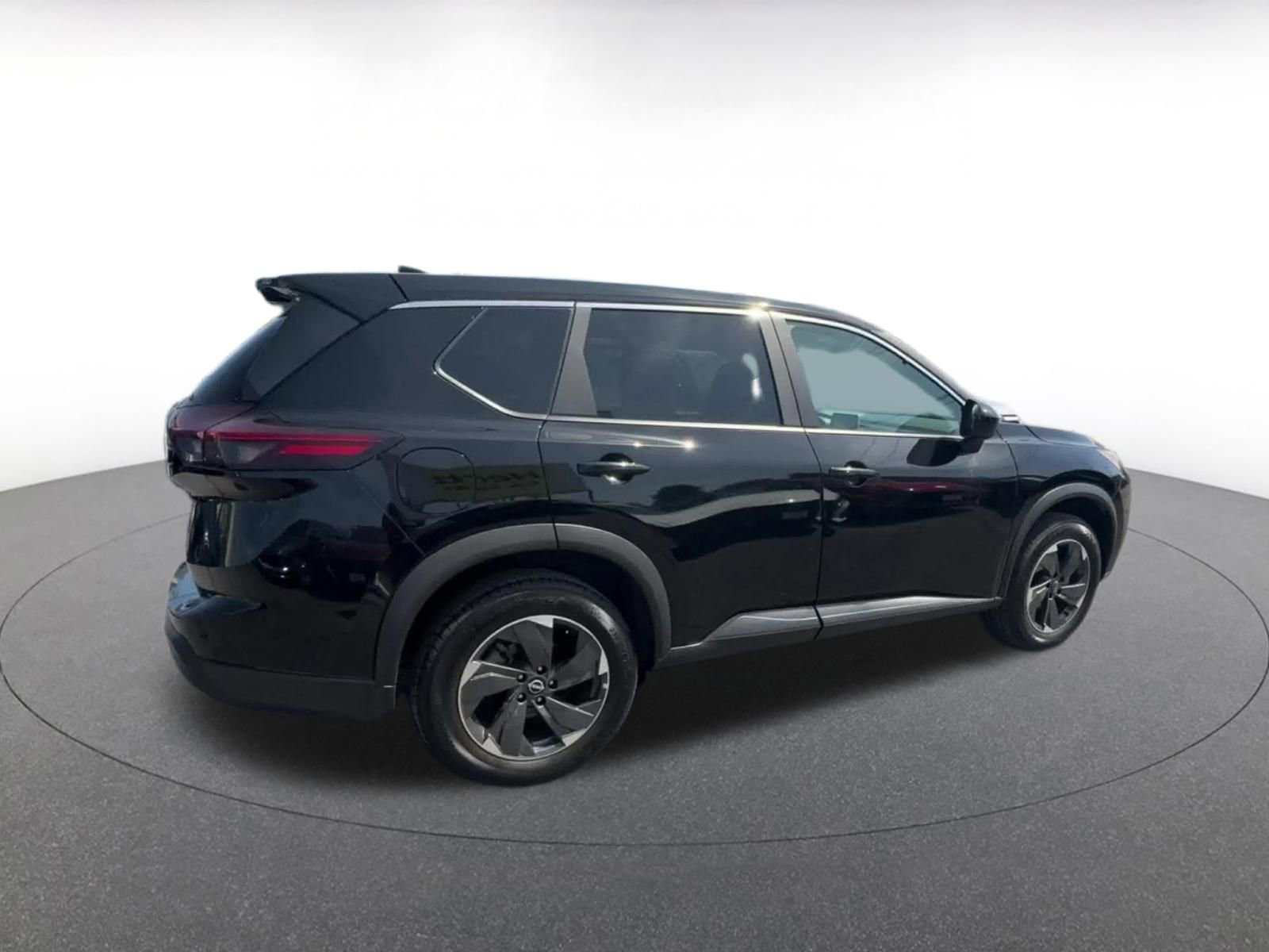 Used 2025 Nissan Rogue SV FWD image 15