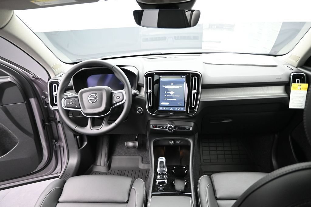 New 2026 Volvo XC40 B5 Plus w/ Protection Package Premier AWD/4WD image 21