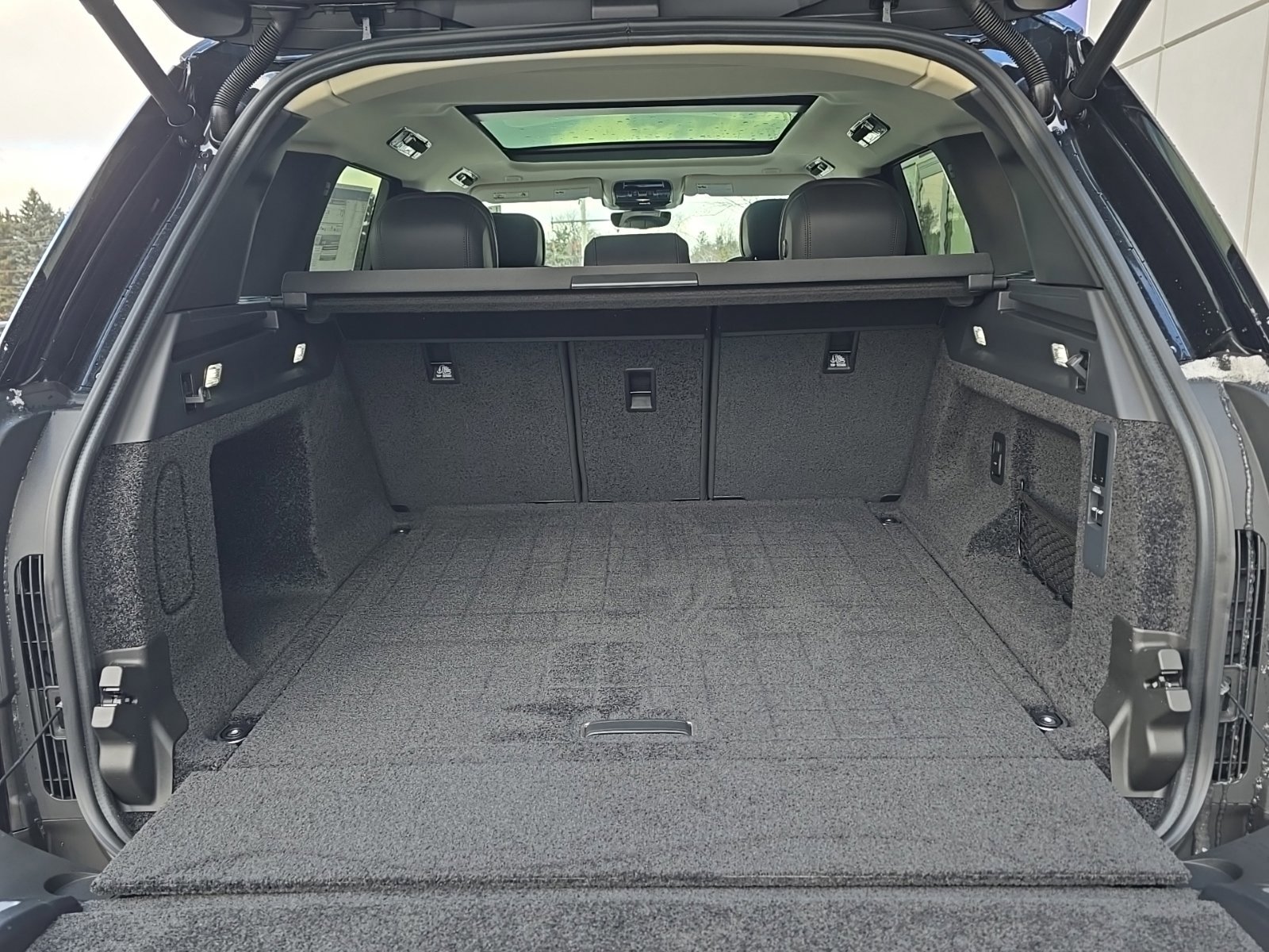 New 2026 Land Rover Range Rover SE image 26