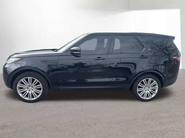 Used 2017 Land Rover Discovery First Edition image 2