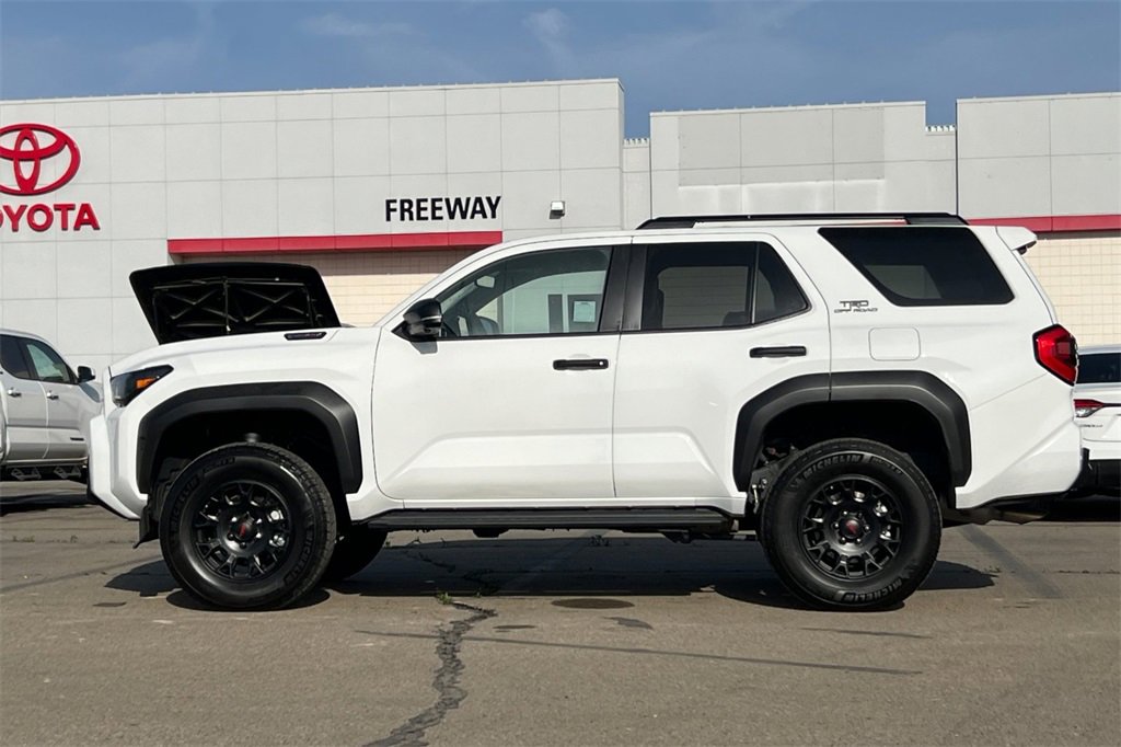 Certified 2025 Toyota 4Runner TRD Off-Road Premium image 9