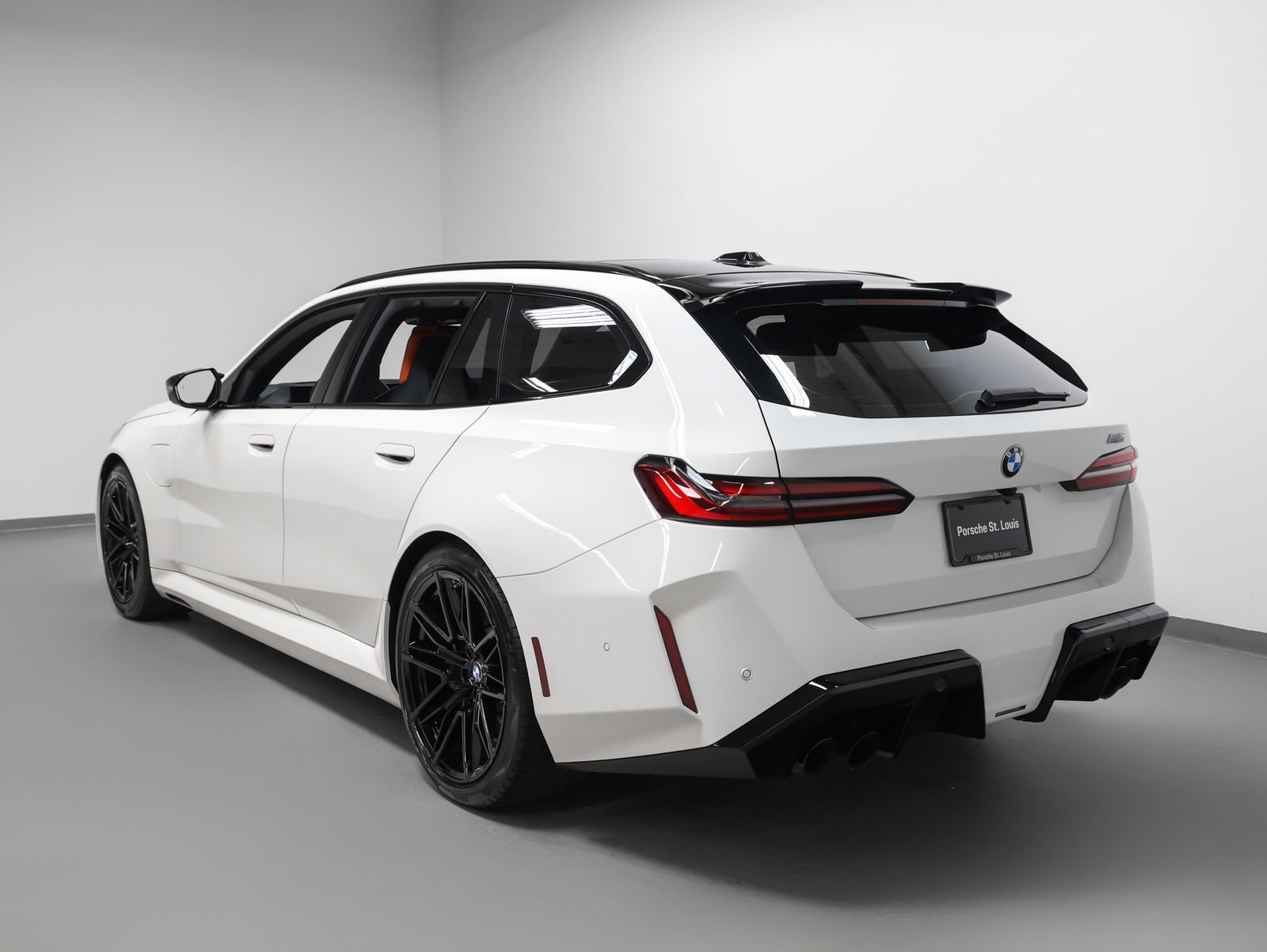 Used 2025 BMW M5 Touring w/ M Driver's Package AWD/4WD image 3