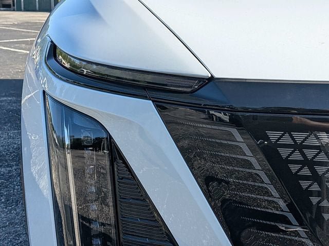 New 2027 Cadillac Vistiq Sport w/ LPO, Floor Liner Package AWD/4WD image 9