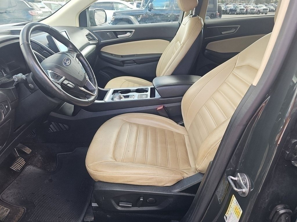 Used 2022 Ford Edge SEL image 3