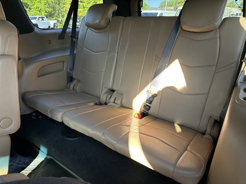 Used 2018 Cadillac Escalade ESV Platinum AWD/4WD image 16