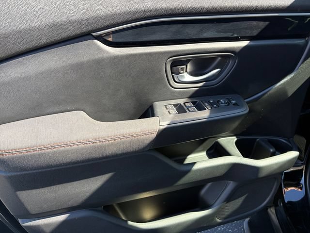 Used 2025 Honda Pilot Sport image 13