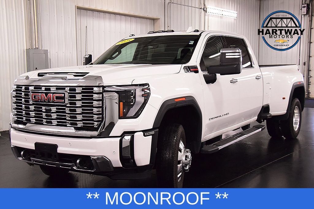 Used 2025 GMC Sierra 3500 Denali w/ Denali Reserve Package AWD/4WD image 3