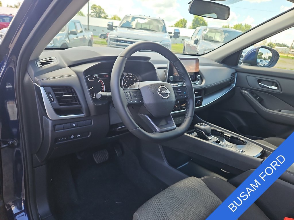 Used 2026 Nissan Rogue SV FWD image 16
