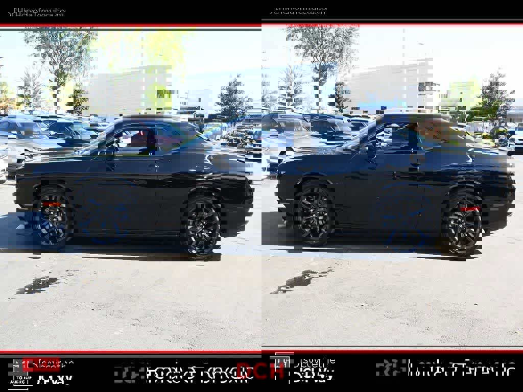 Used 2022 Dodge Challenger R/T w/ Blacktop Package image 4